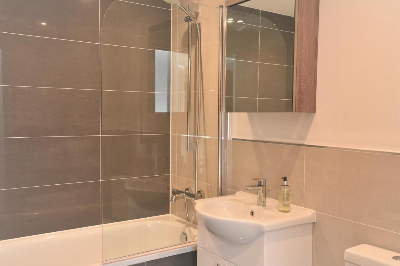 Exec 2Bed 2Bath Serviced Apartment Balcony Parking Milton Keynes Ngoại thất bức ảnh